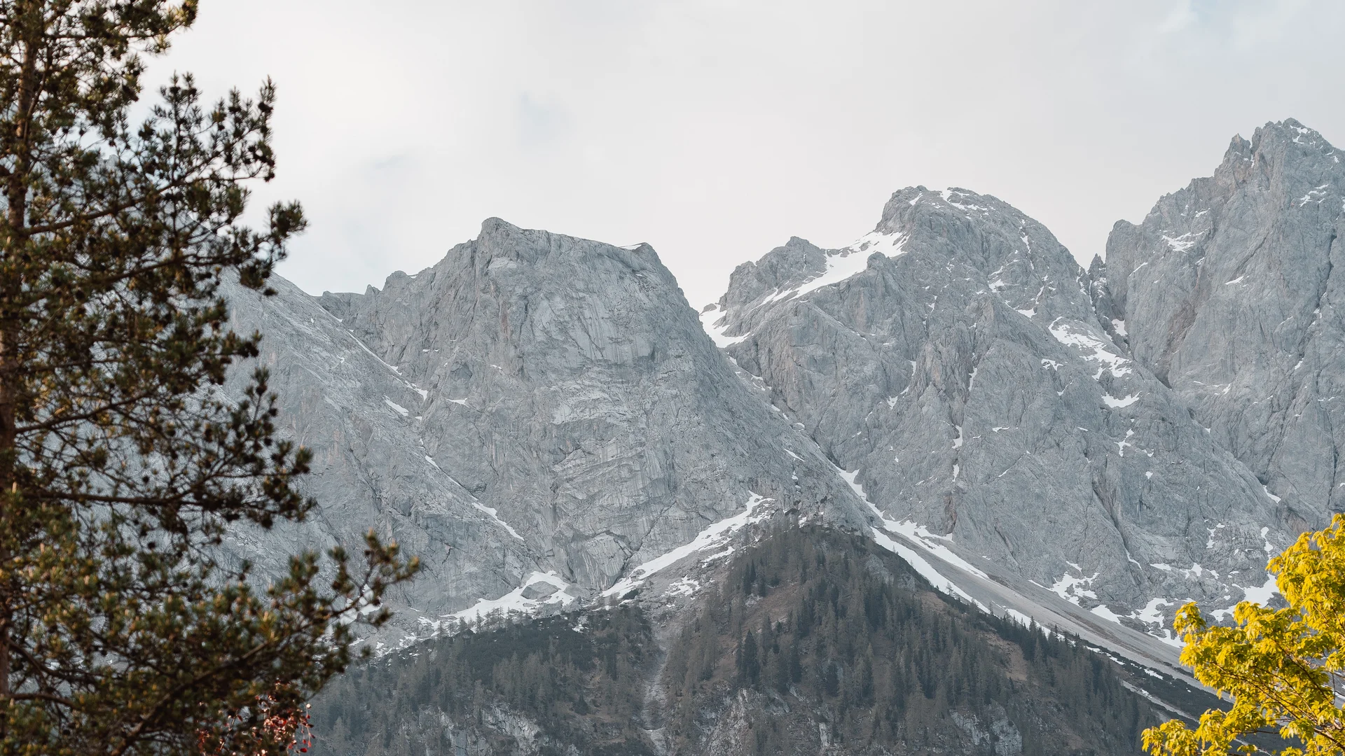 Eibsee Hotel: die stille Seite des Sees am Fuß der Zugspitze